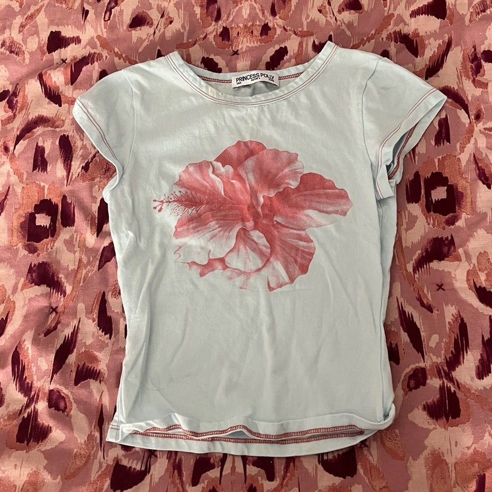 Princess Polly Blue Tee with Pink Hibiscus Design